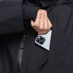 Front Page -Mons Royale Shop 686 gore tex core shell jacket black alt6 ro m2w107