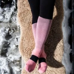 Mons Royale Atlas Merino Snow Sock -Mons Royale Shop mons royale atlas merino snow sock dusty pink alt3 mr 1005939